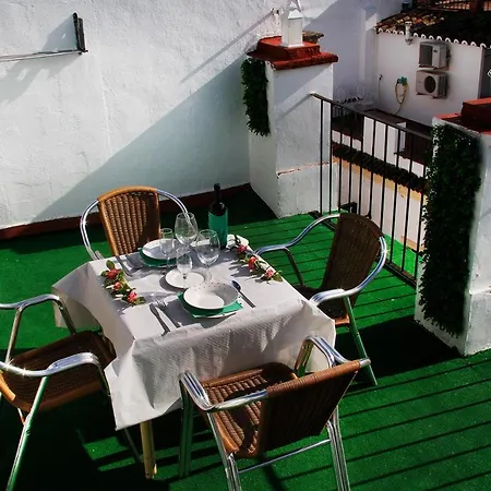 Viviendas Turisticas La Luna Atico Apartment